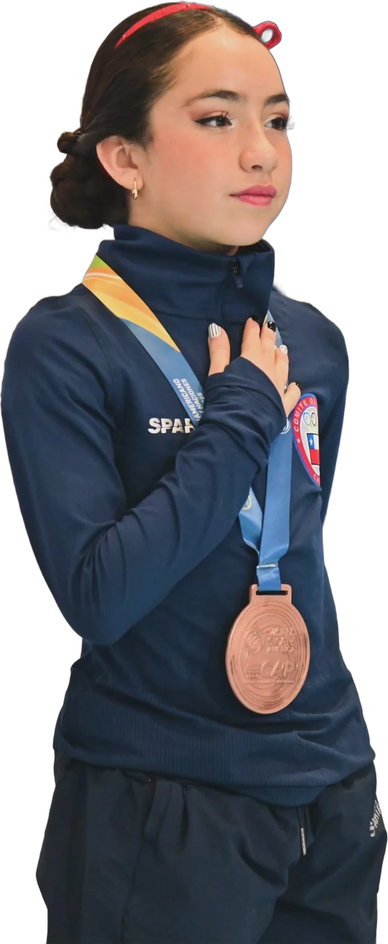 Agustina con su medalla de bronce del Panamericano 2026 y vestimenta de la selección chilena