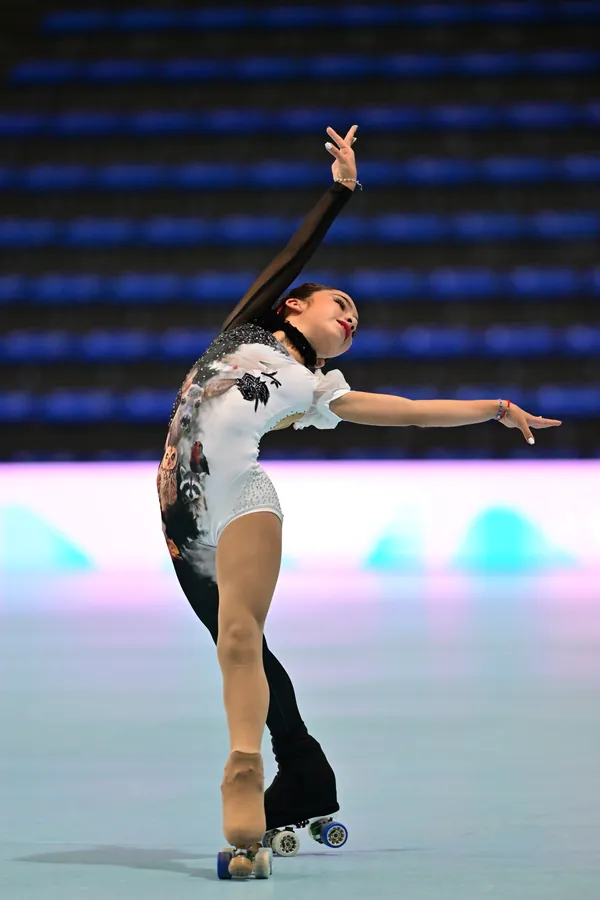Agustina compitiendo en el Artistic World Cup 2026